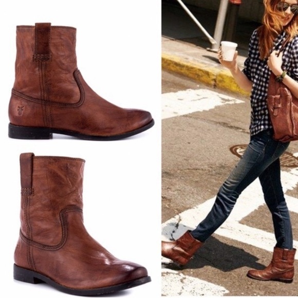 Frye Shoes - FRYE Anna Shortie Boots in Cognac